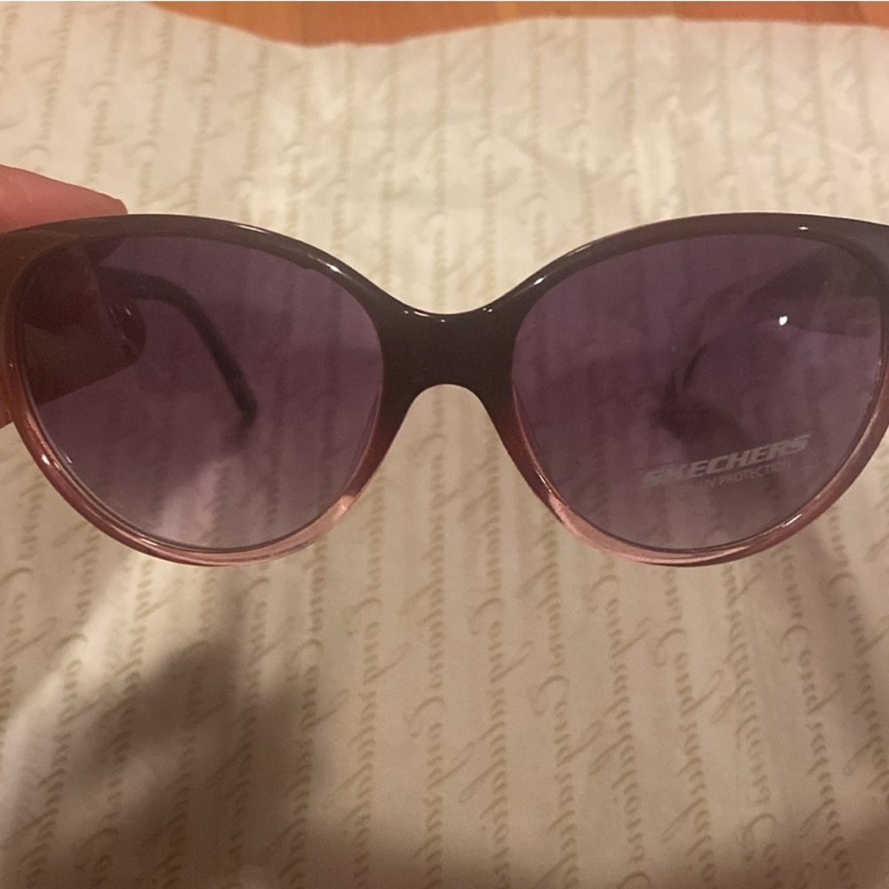 NWT Skechers woman’s Purple Cat-Eye Sunglasses